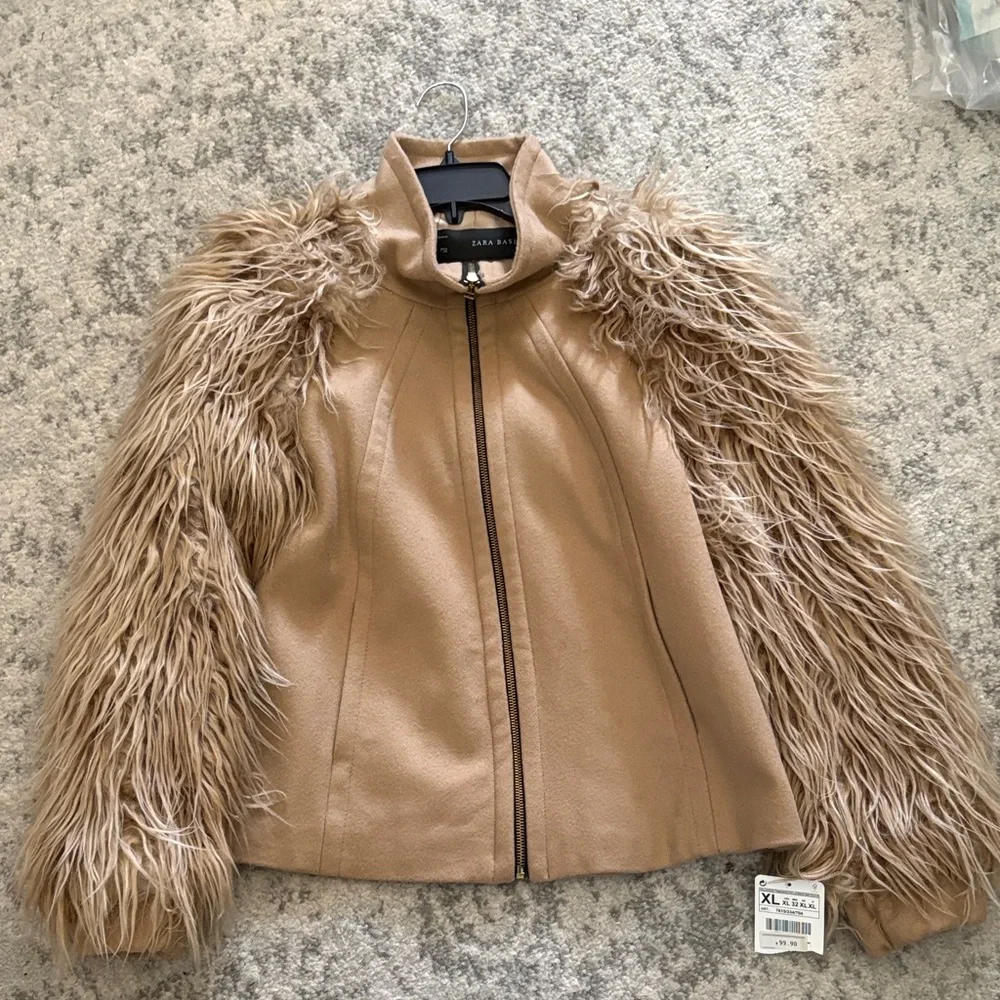 Zara Beige Jacket with Faux Fur Sleeves Unique Statement Piece XL - Picture 1 of 5